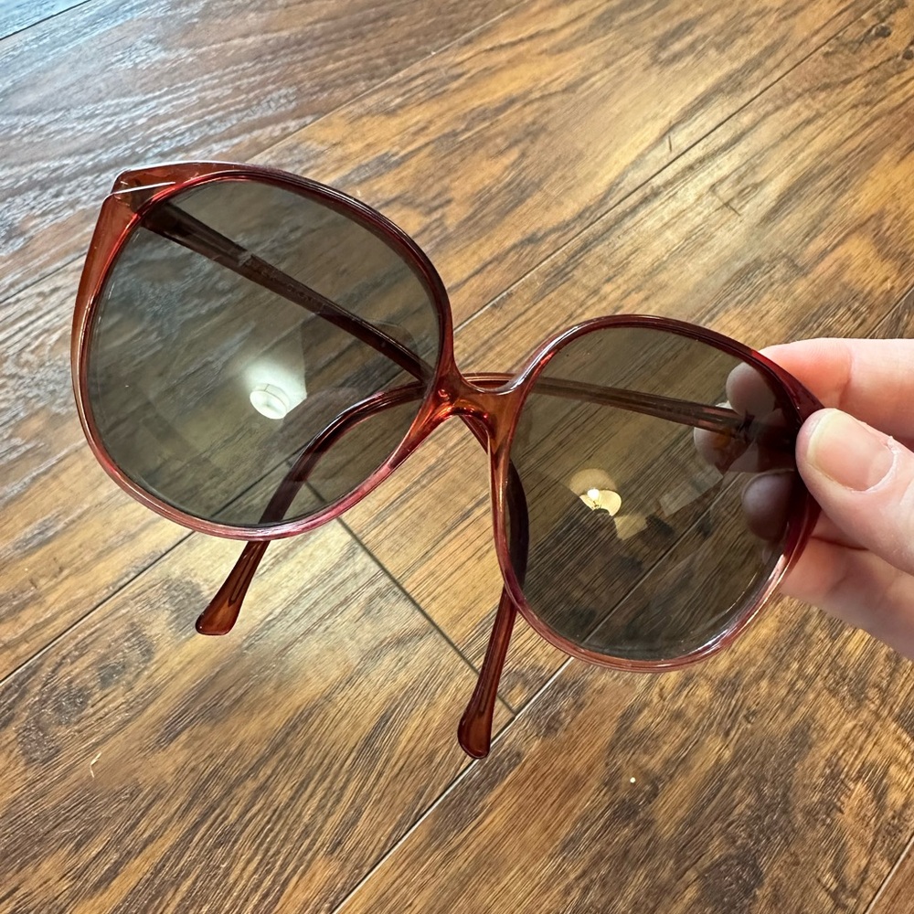Vintage Foster Grant Sunglasses - Picture 9 of 13